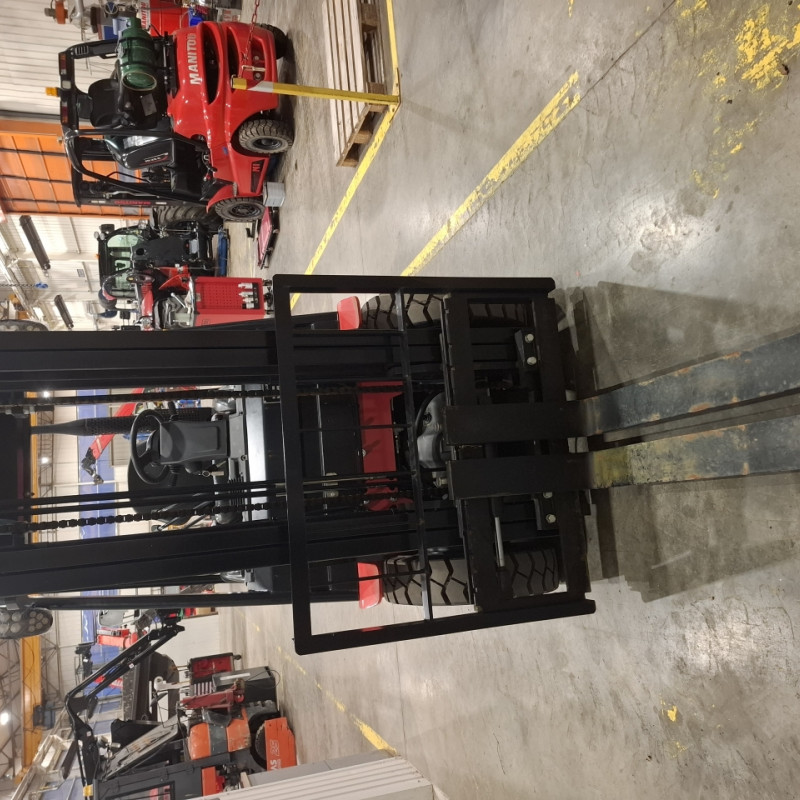 Maststapler Manitou MI25D