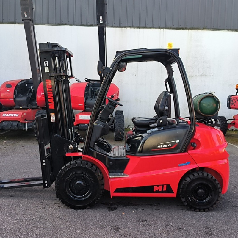 Maststapler Manitou MI 25 G ST5