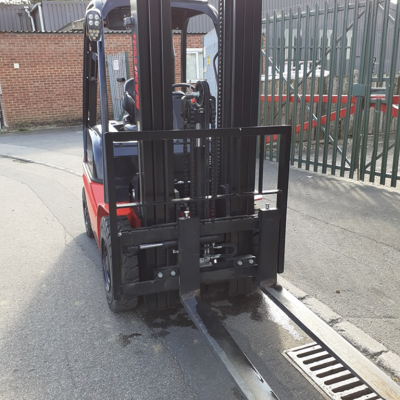 Maststapler Manitou MI25D