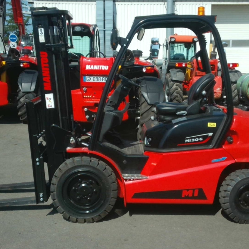 Maststapler Manitou MI30G ST5