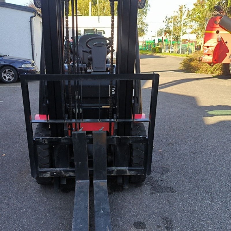 Maststapler Manitou MI 25 G ST5