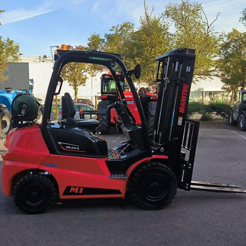 Maststapler Manitou MI 25 G ST5