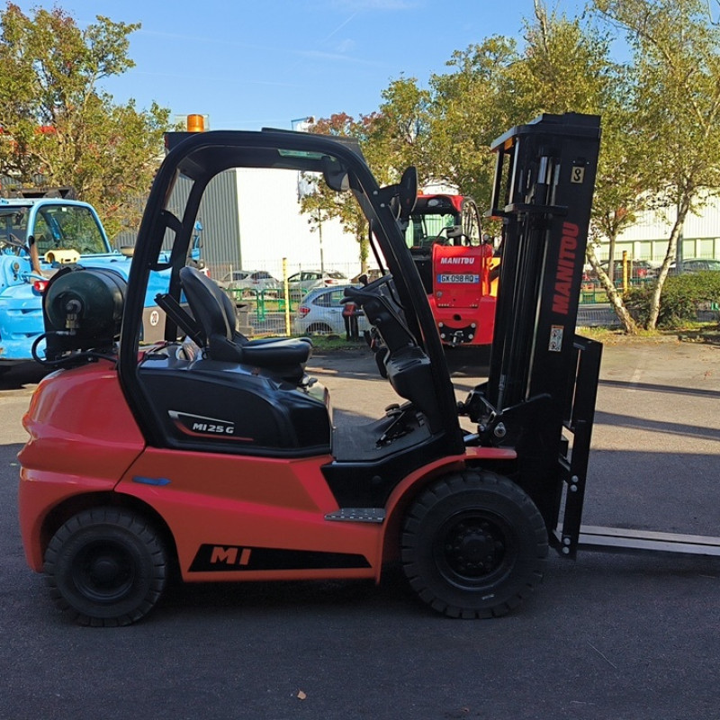 Maststapler Manitou MI 25 G ST5