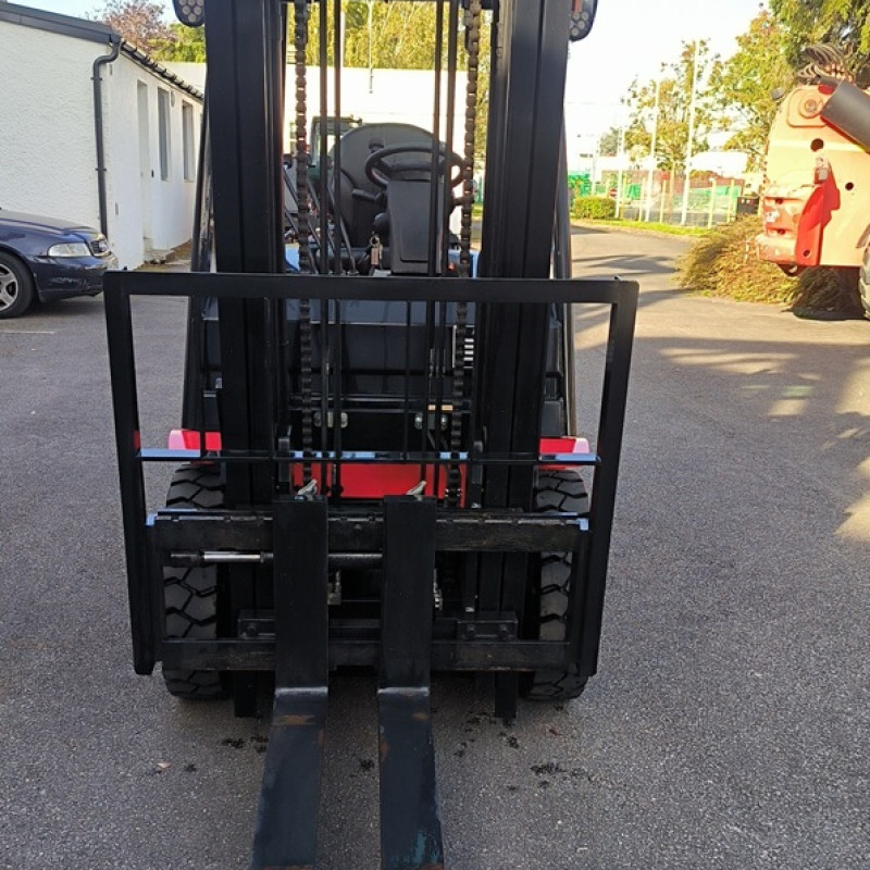 Maststapler Manitou MI 25 G ST5