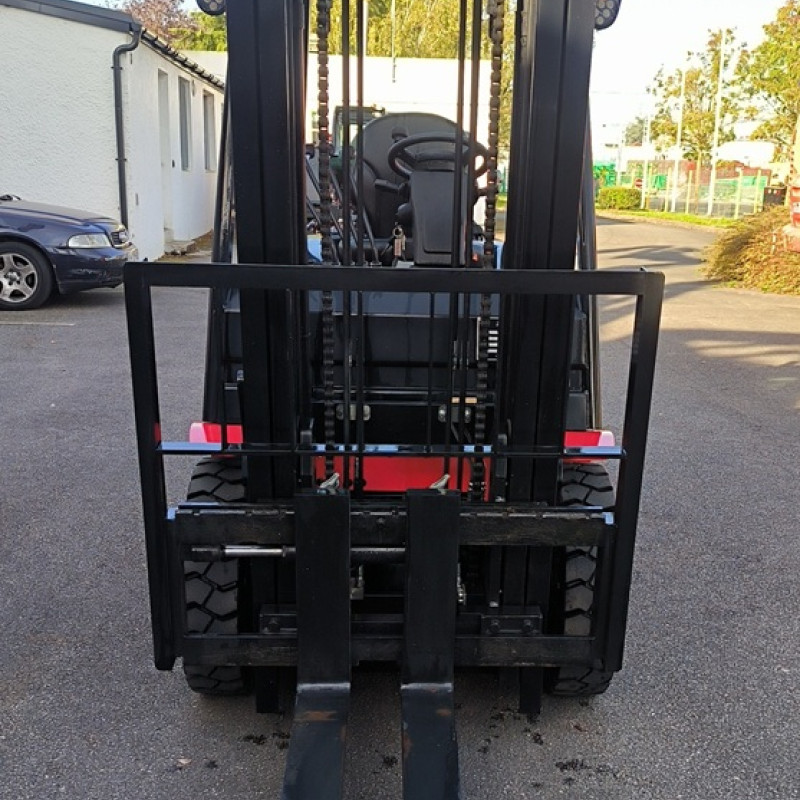 Maststapler Manitou MI 25 G ST5