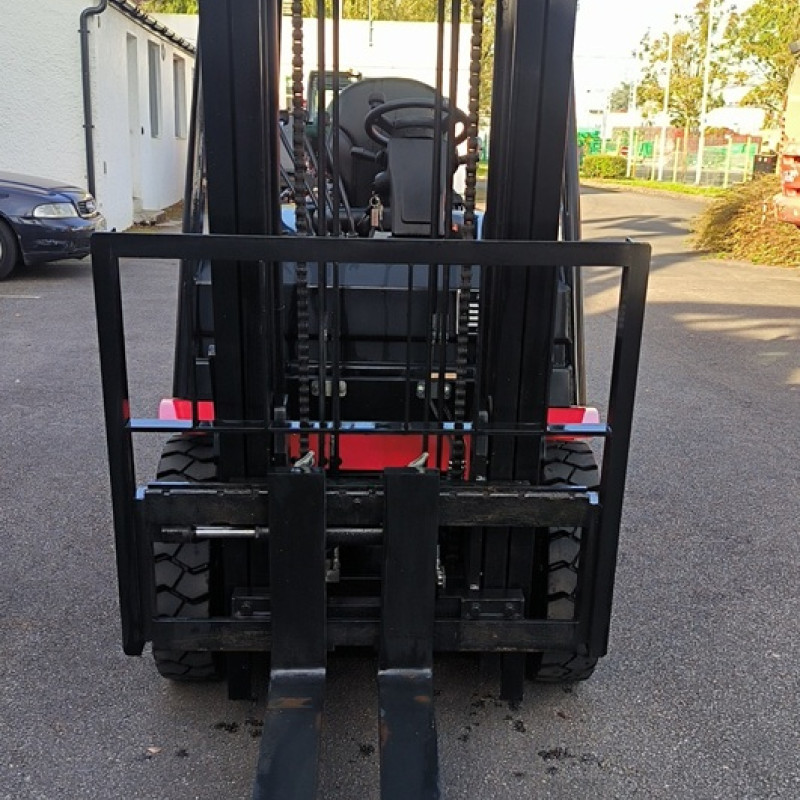 Maststapler Manitou MI 25 G ST5