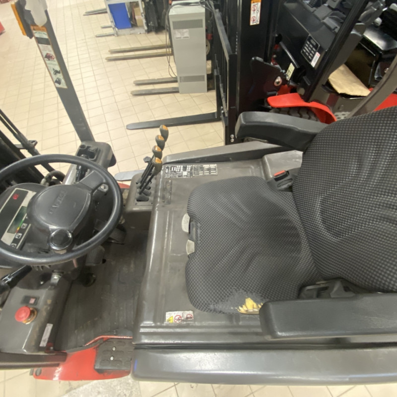 Chariot à mât Manitou ME320