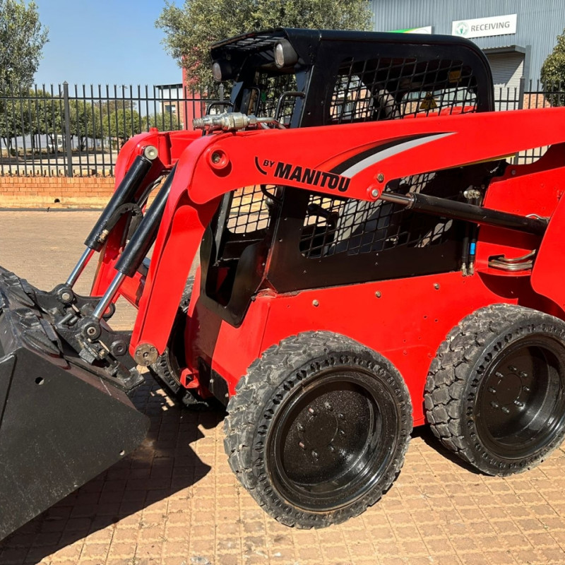 Kompaktlader Manitou 1500R O/C SKID STEER