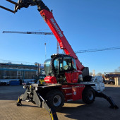 Drehbarer Teleskoplader Manitou MRT2145